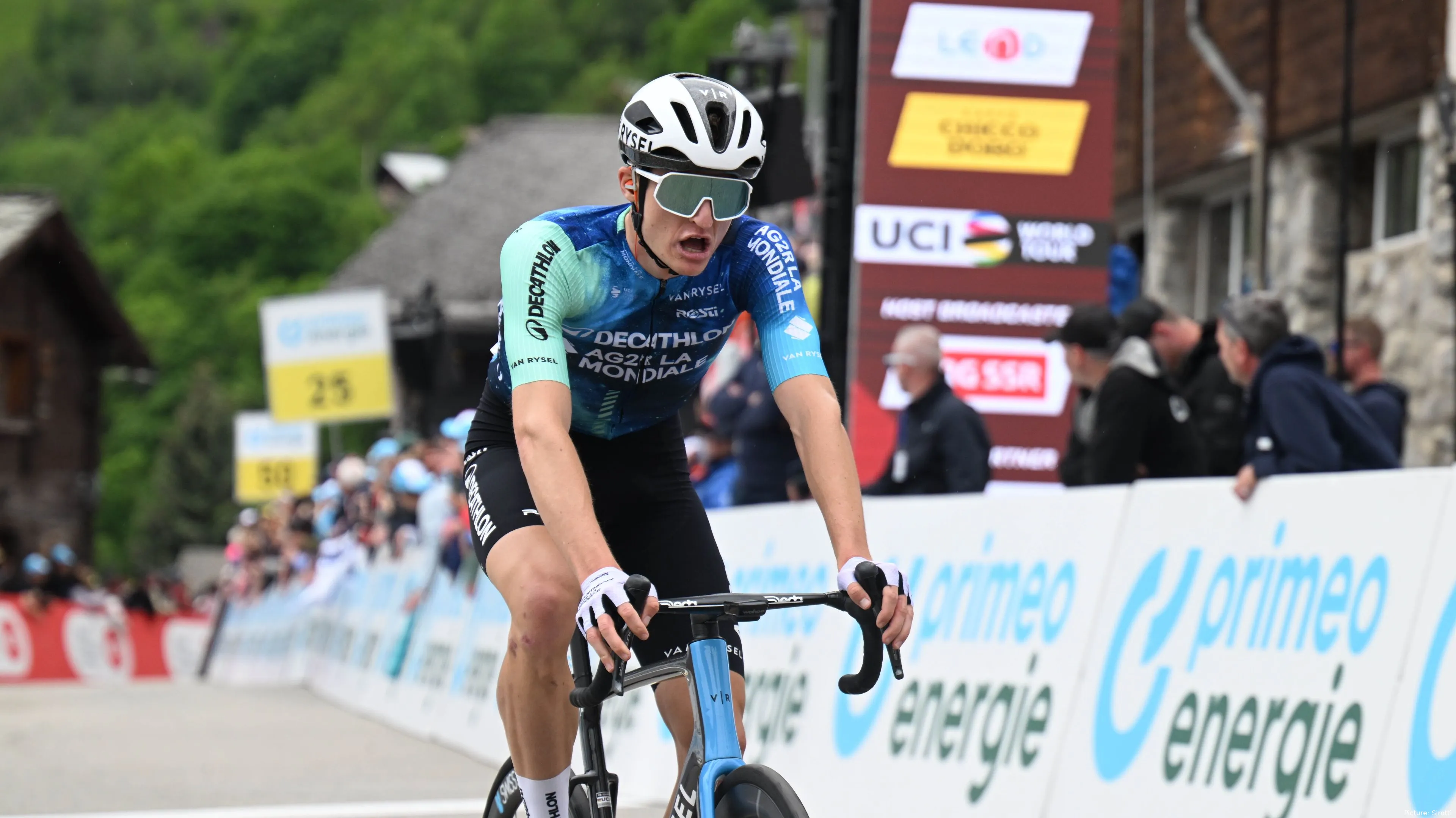 "I tried to attack but the slope wasn't steep enough" Felix Gall